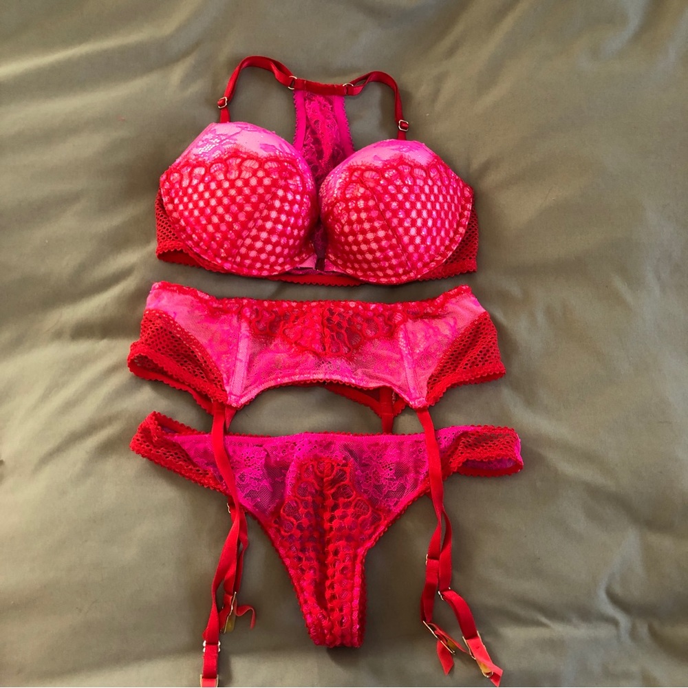 4 Piece Lingerie Set Pink & Red Bra, Panties, (2) Garter Belts